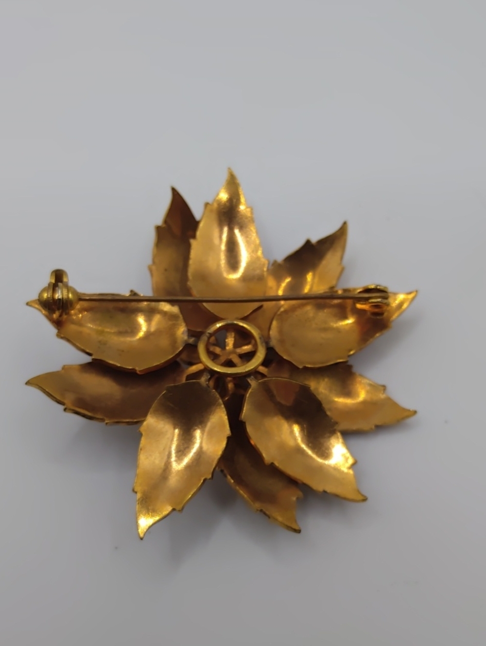 Damascene Poinsettia Brooch - Picture 5 of 5